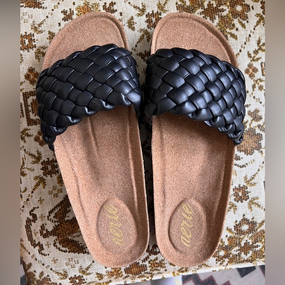 aerie Shoes - NWOT Aerie Black Braided Sandal sz 8